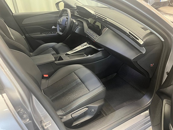 Peugeot 308 SW 6 of 12