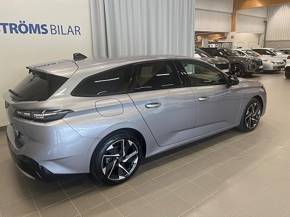 Peugeot 308 SW 4 of 12