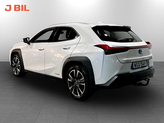 Lexus UX250h 3 of 16
