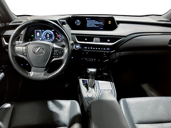 Lexus UX250h 6 of 16