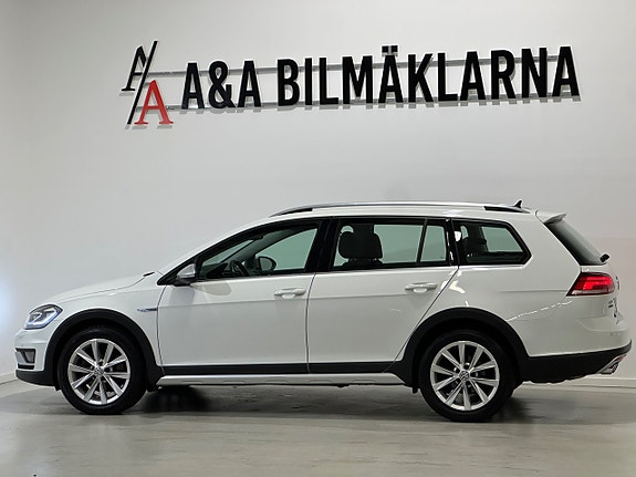 Volkswagen Golf Alltrack 16 of 30
