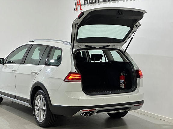 Volkswagen Golf Alltrack 18 of 30