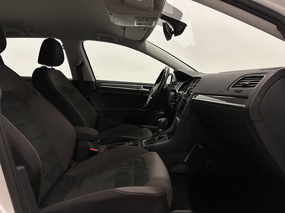 Volkswagen Golf Alltrack 11 of 30