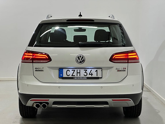 Volkswagen Golf Alltrack 17 of 30