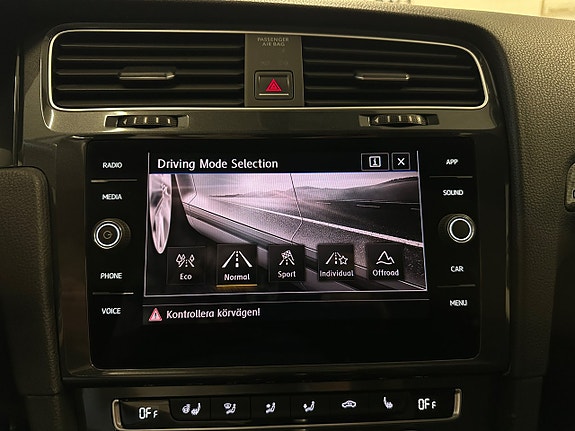 Volkswagen Golf Alltrack 23 of 30