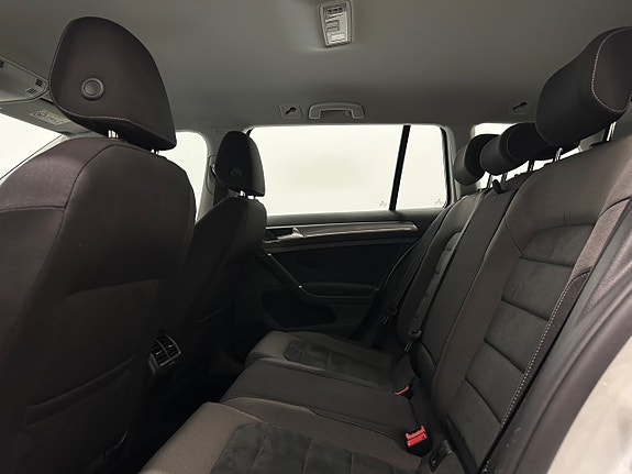 Volkswagen Golf Alltrack 27 of 30