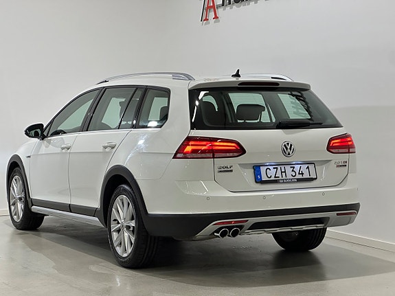 Volkswagen Golf Alltrack 14 of 30
