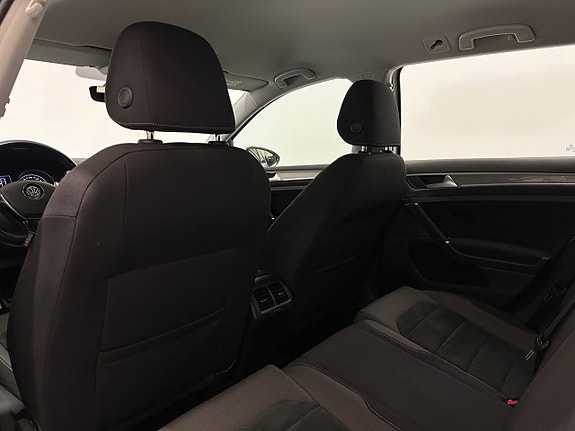 Volkswagen Golf Alltrack 26 of 30