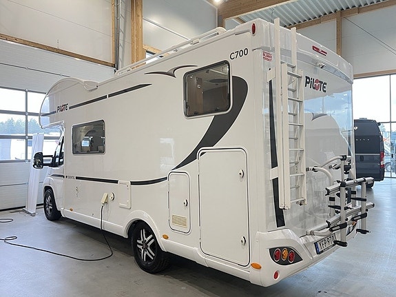 Pilote C 700 G / 6 Bältad / Garage / Maxxfan / 6 sovplatser / 4 of 20
