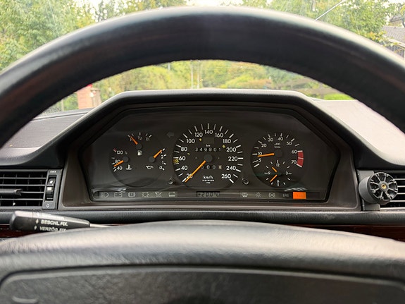 Mercedes-Benz E420 22 of 22