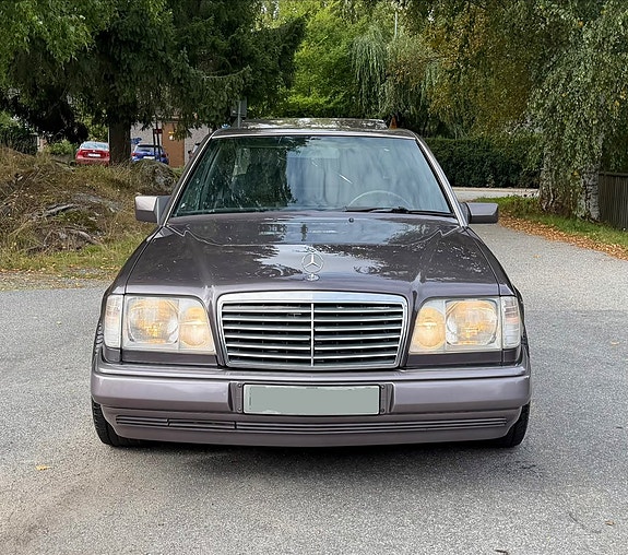 Mercedes-Benz E420 8 of 22