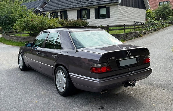 Mercedes-Benz E420 3 of 22