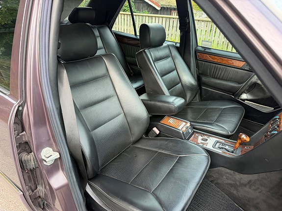 Mercedes-Benz E420 13 of 22