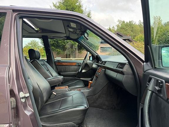 Mercedes-Benz E420 12 of 22
