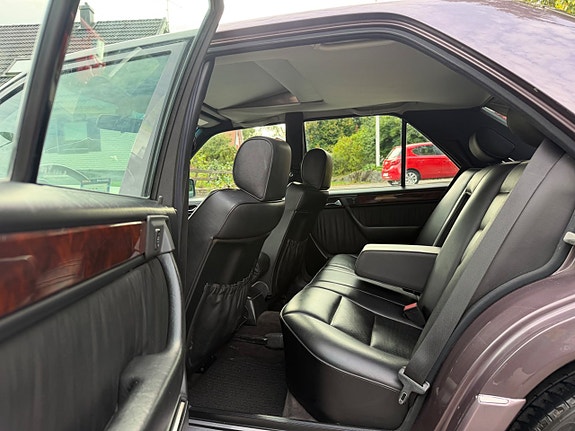 Mercedes-Benz E420 14 of 22