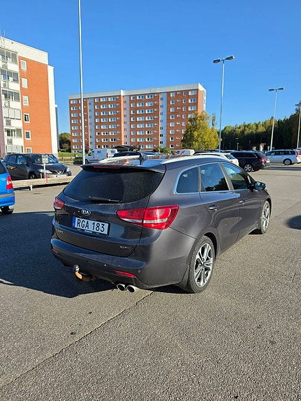 Kia Ceed 2 of 6