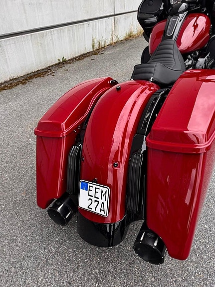 Harley-Davidson Road Glide Special FLTRXS M8 114 Custom 7 of 14