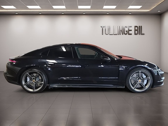 Porsche Taycan 4S 6 of 26