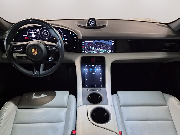 Porsche Taycan 4S 15 of 26