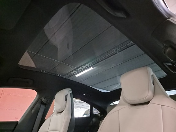 Porsche Taycan 4S 20 of 26