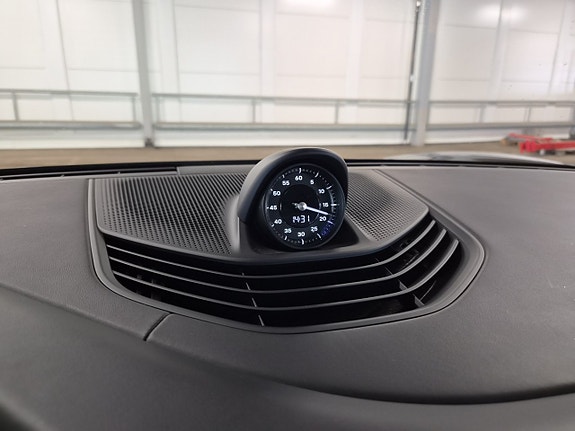Porsche Taycan 4S 23 of 26