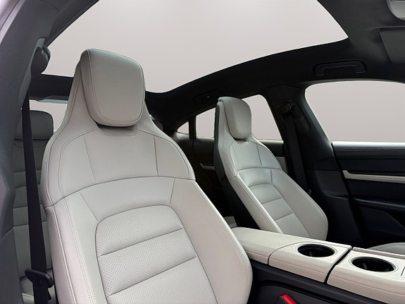 Porsche Taycan 4S 13 of 26