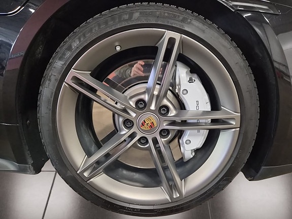 Porsche Taycan 4S 9 of 26
