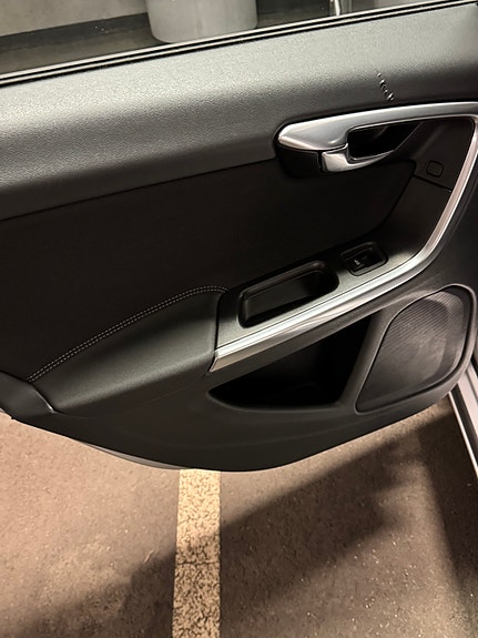 Volvo V60 11 of 15