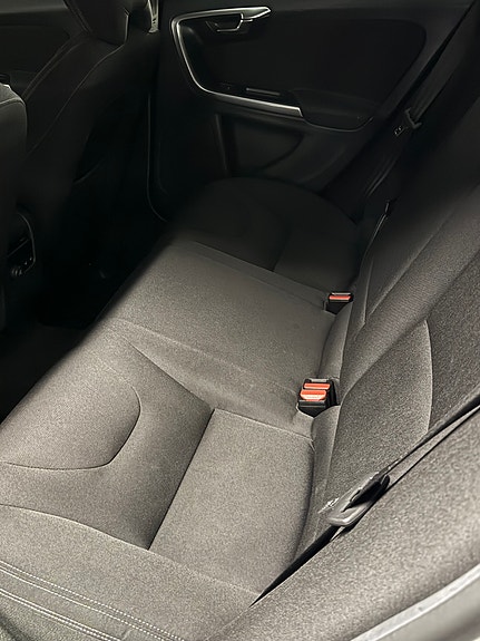 Volvo V60 9 of 15