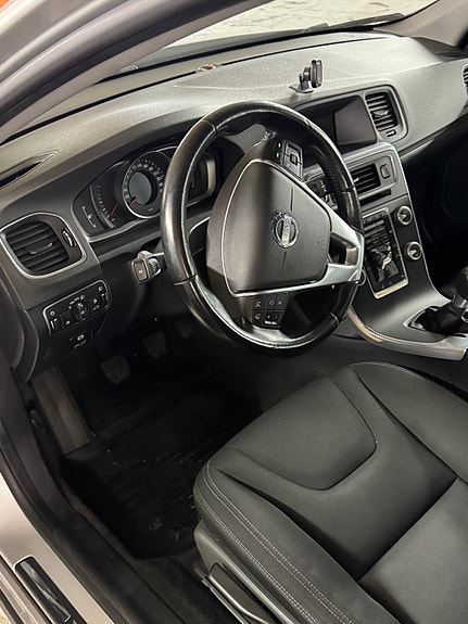 Volvo V60 5 of 15