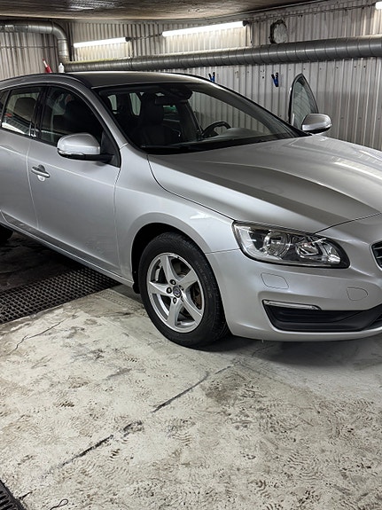 Volvo V60 13 of 15