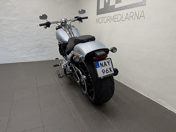 Harley-Davidson Breakout 117" 12 of 13