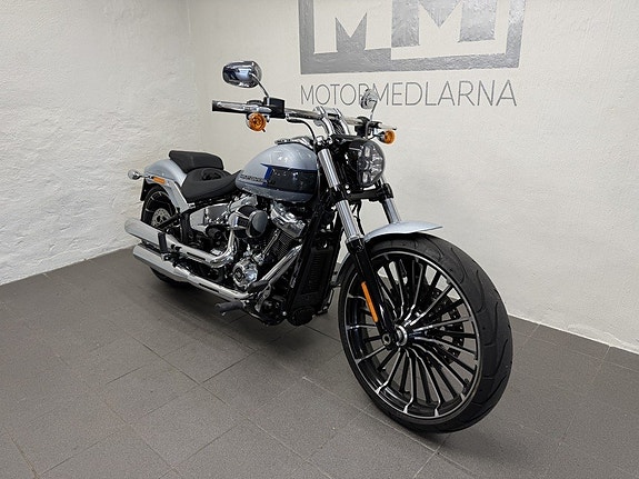 Harley-Davidson Breakout 117" 3 of 13