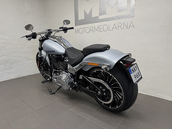 Harley-Davidson Breakout 117" 11 of 13