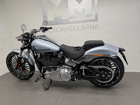 Harley-Davidson Breakout 117" 9 of 13