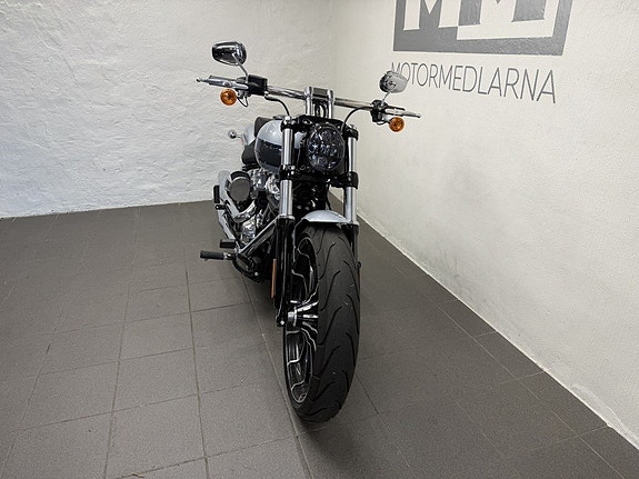 Harley-Davidson Breakout 117" 4 of 13