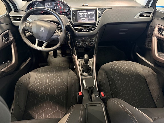 Peugeot 2008 5 of 8