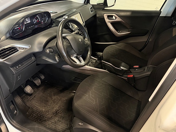 Peugeot 2008 6 of 8