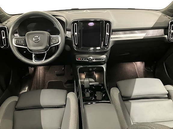 Volvo EX40 6 of 15