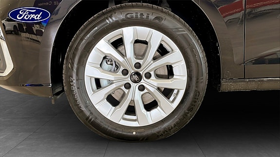 Ford Transit Connect 9 of 12