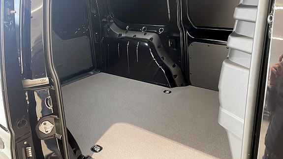 Ford Transit Connect 5 of 12