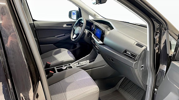 Ford Transit Connect 3 of 12