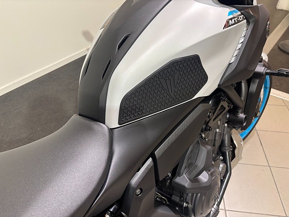 Yamaha MT-07  Y-AMT 5 of 7