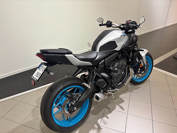 Yamaha MT-07  Y-AMT 3 of 7