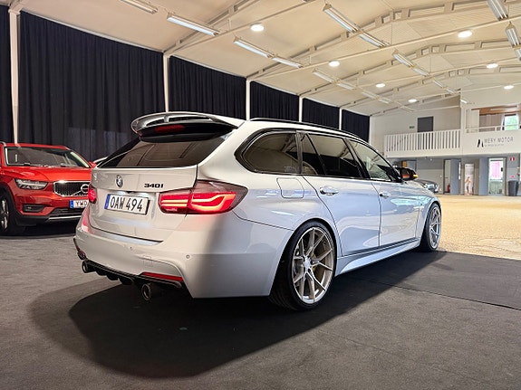 BMW 340i 3 of 30
