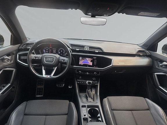 Audi Q3 6 of 9
