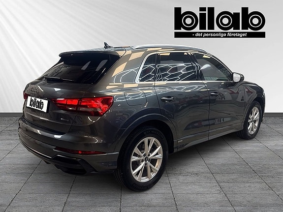 Audi Q3 3 of 9
