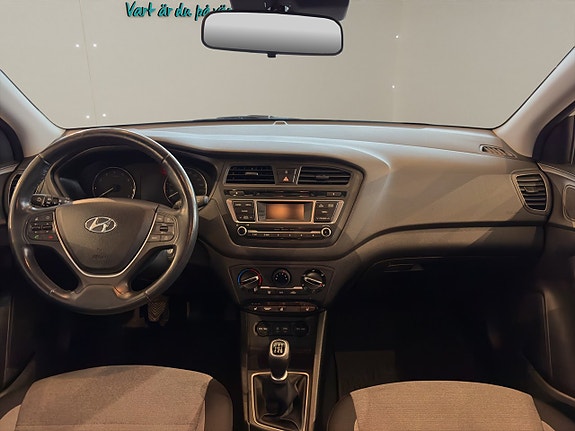 Hyundai i20 11 of 13