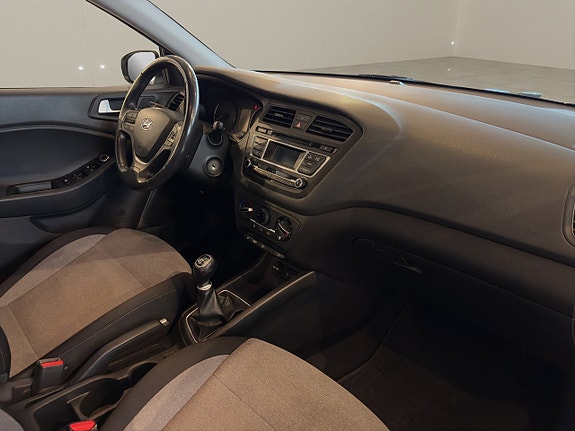 Hyundai i20 12 of 13