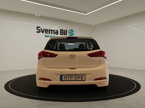 Hyundai i20 5 of 13